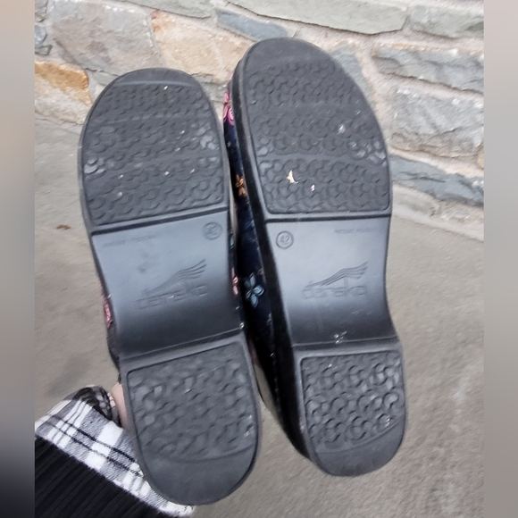 Dansko XP Floral Navy patent leather  clogs - Picture 12 of 13